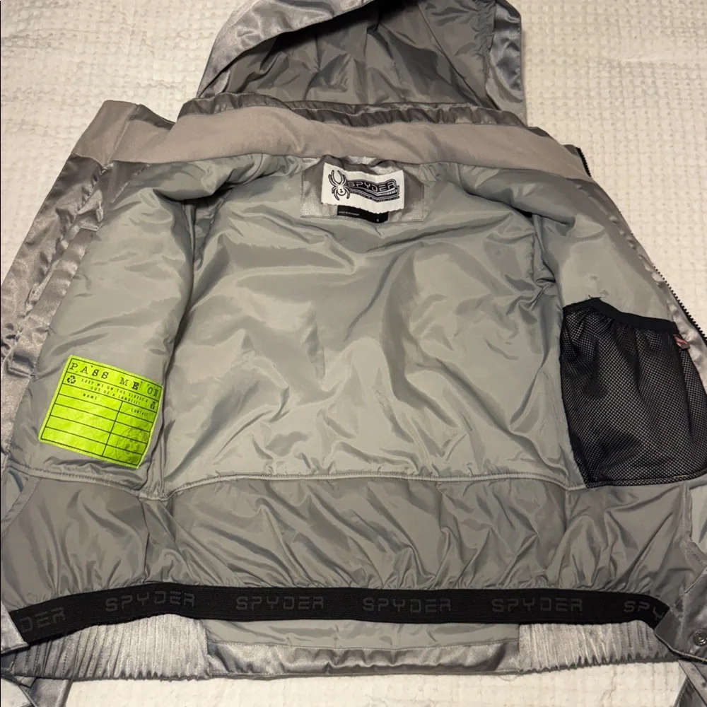 Spyder Girls Lola Insulated Ski or Snow Jacket Silver - Picture 5 of 13